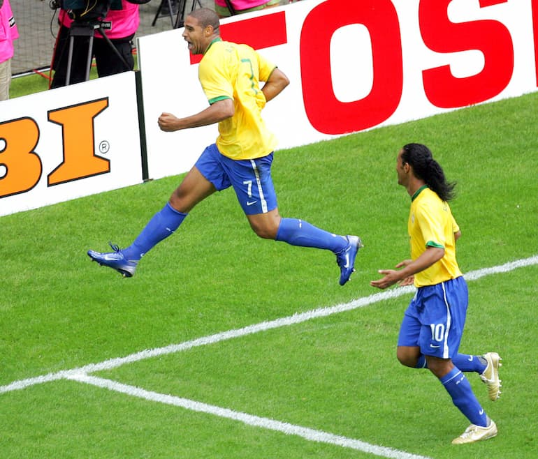Ronaldinho esulta con Adriano!