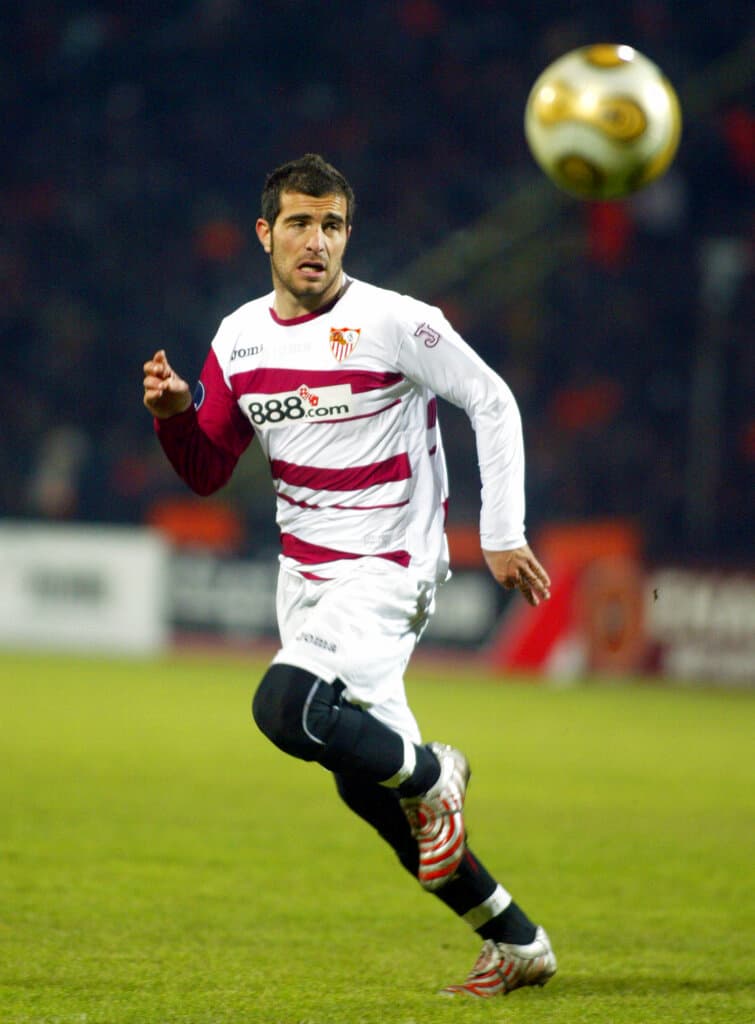 Maresca con la maglia 888 del Siviglia!