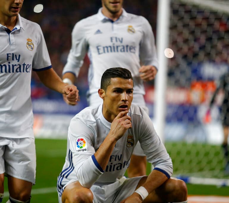 Ronaldo "inquadra" una telecamera