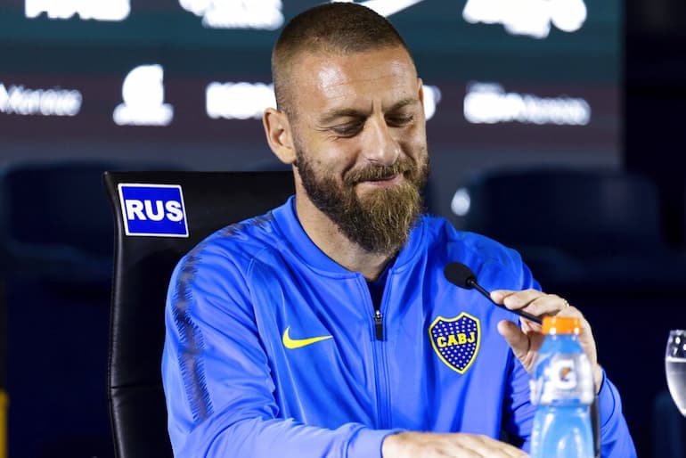 De Rossi durante la presentazione al Boca!