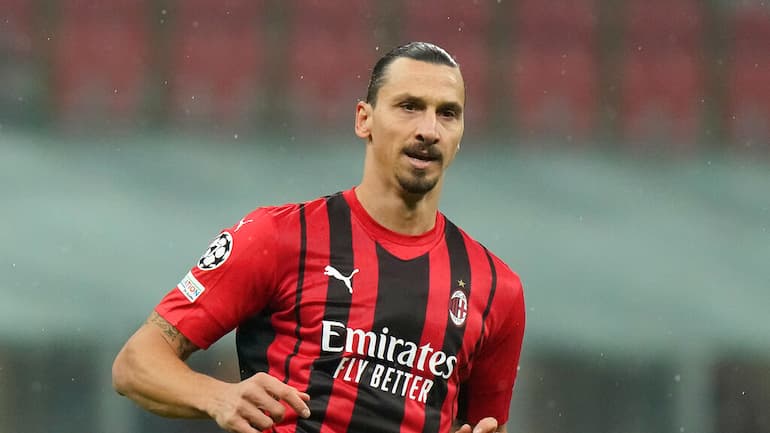 Ibra con la maglia rossonera