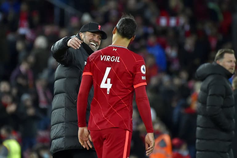 Jurgen Klopp sorride con Virgil Van Dijk!