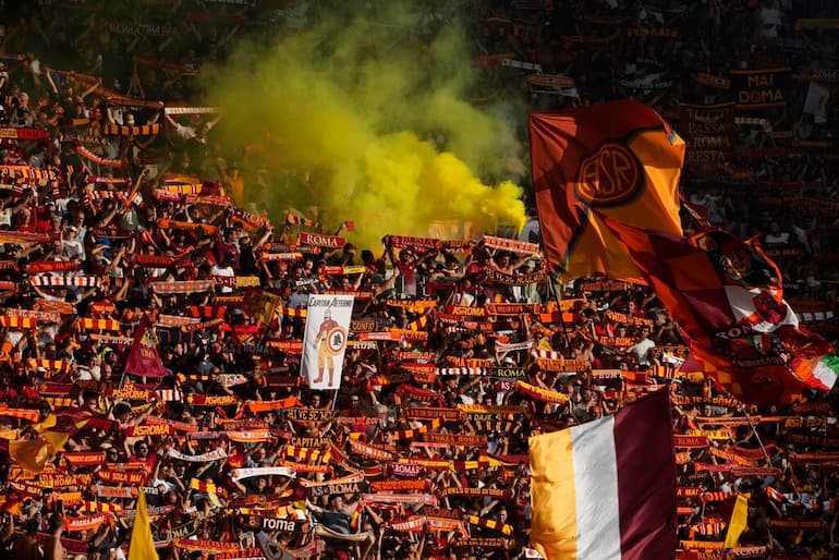 Una bellissima immagine della Curva Sud!