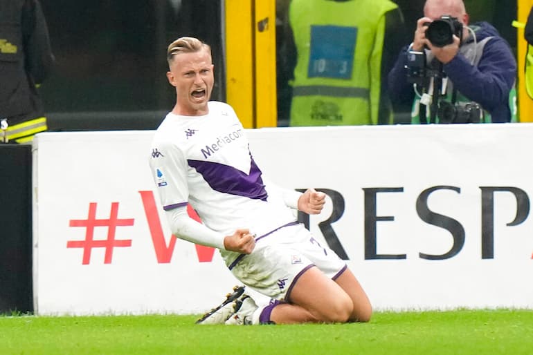Barak festeggia dopo il gol a San Siro!
