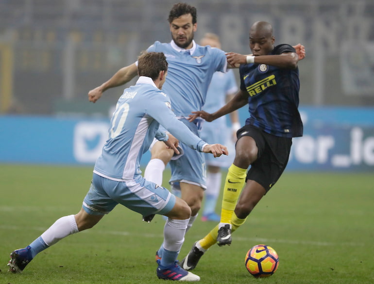 Geoffrey Kondogbia con la maglia dell'Inter!