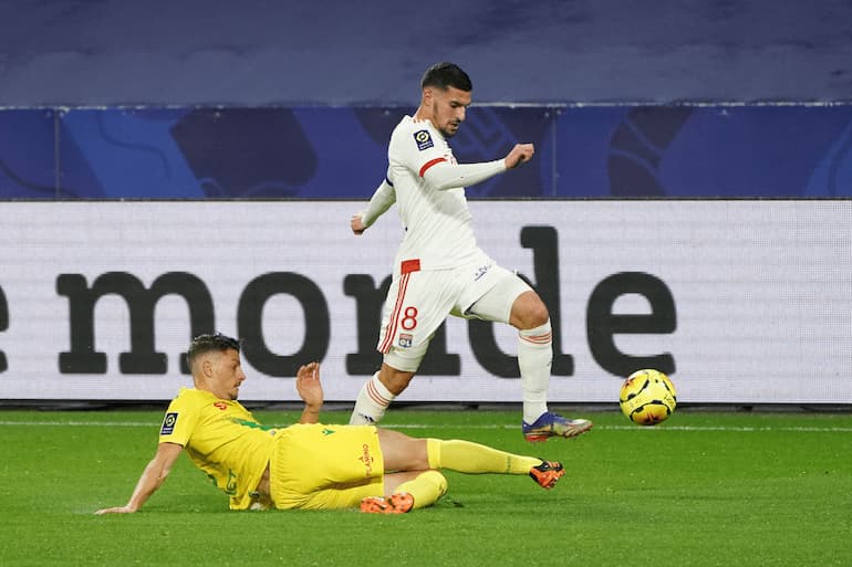 Aouar contro il Nantes