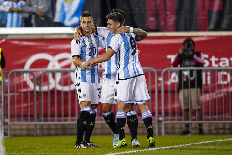 Julian Alvarez con la maglia numero 9!