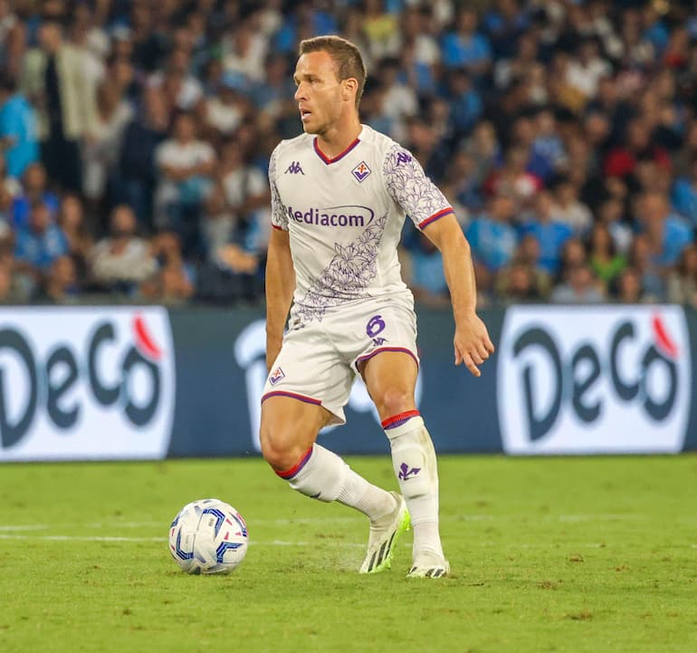 Arthur regista viola