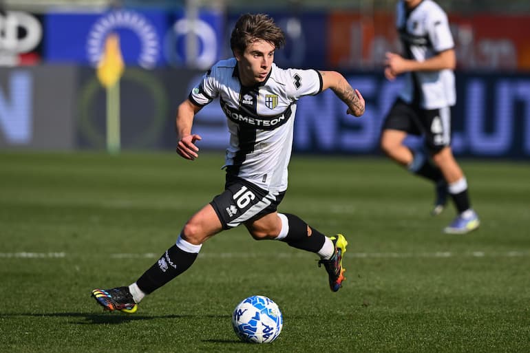 Adrià Bernabé fortissimo centrocampista del Parma