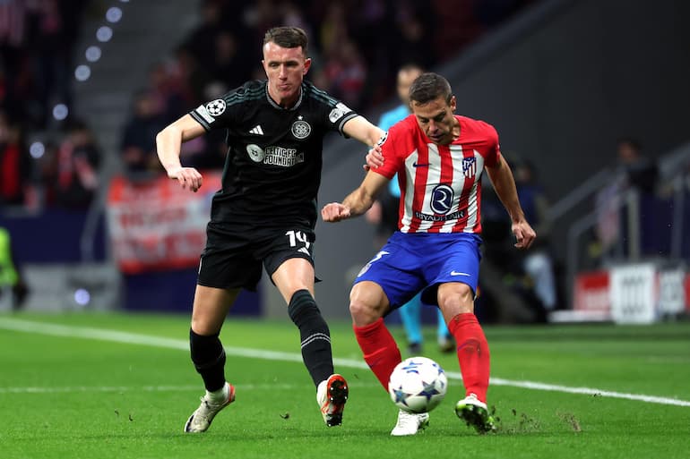 Azpilicueta con la maglia dell'Atleti!