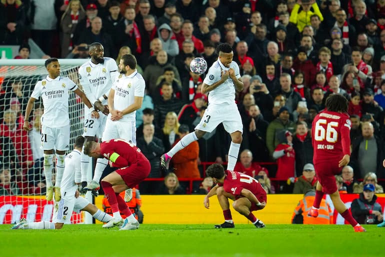 La barriera del Real in Champions!