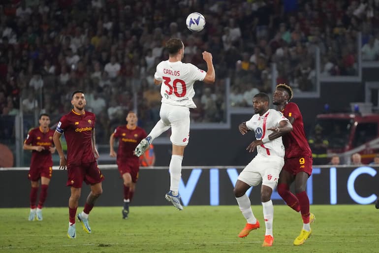 Lo stacco aereo di Carlos Augusto!