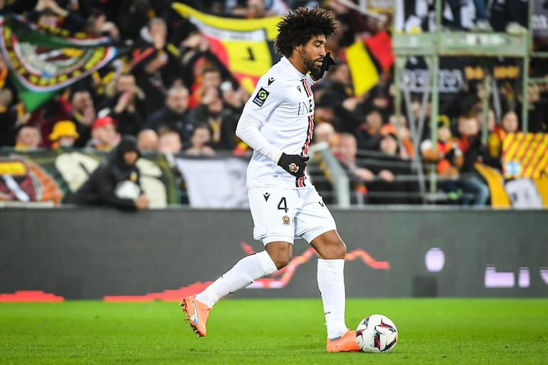 L'esperto difensore centrale brasiliano