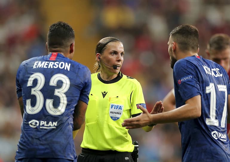 La Frappart tiene a bada i giocatori del Chelsea!