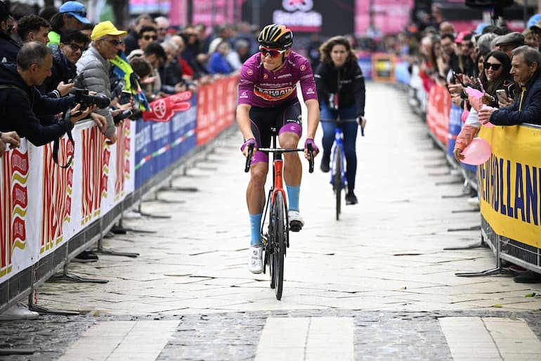 La leggendaria maglia ciclamino