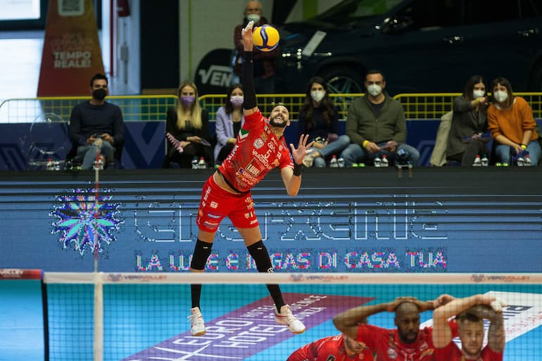 Il fantastico schiacciatore cubano Osmany Juantorena