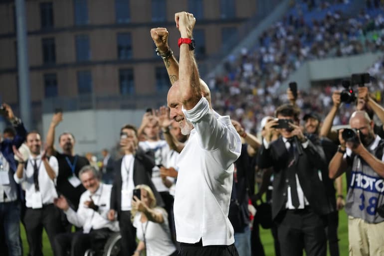 L'esultanza di Stefano Pioli a Reggio Emilia!