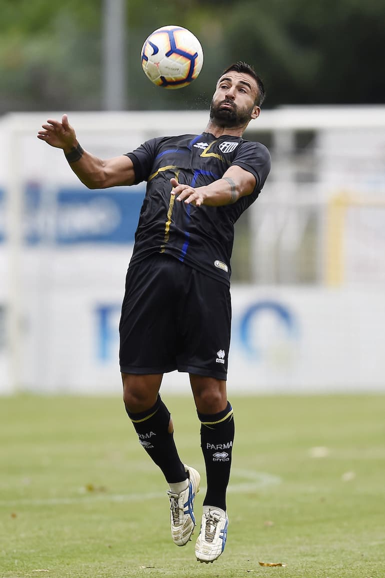 Un elegante stop di petto di Ceravolo!