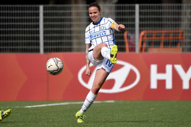 Il capitano Lisa Alborghetti