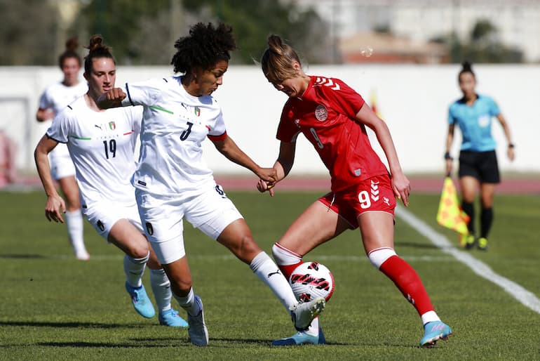 Sara Gama contro la Danimarca