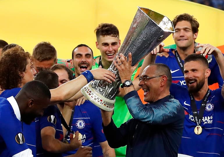 Sarri con la Coppa a Baku!