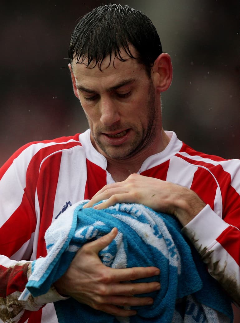 Delap asciuga con attenzione la sfera