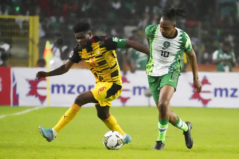 Thomas Partey, a sinistra, contro la Nigeria