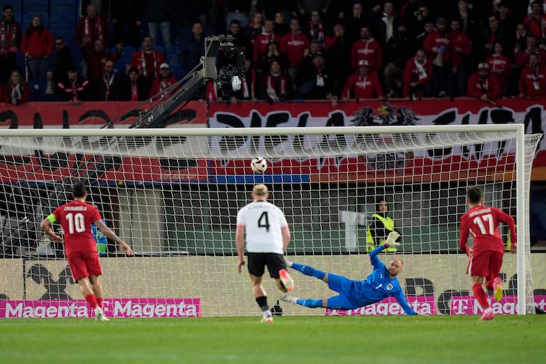 Hakan Calhanoglu rigorista infallibile