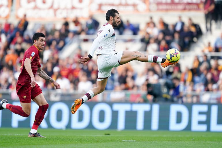 Un pregevole stop aereo dello straordinario Antonio Candreva