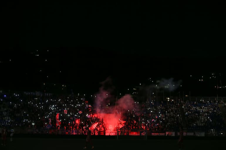 Lo spettacolo dei tifosi del Como