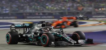 Hamilton a Singapore
