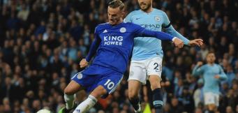 David Silva in pressione su Maddison del Leicester