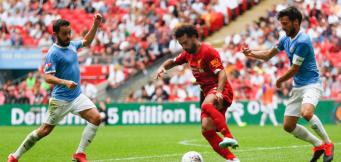 Salah protegge la sfera durante il Community Shield