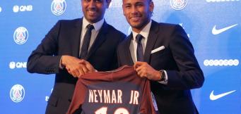 Neymar, uomo Nike a 360 gradi!