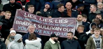I tifosi del West Ham, inferociti con la dirigenza!