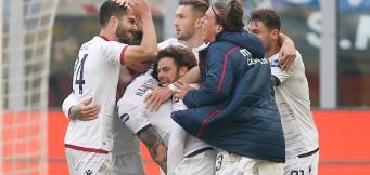 L'esultanza del Cagliari dopo il gol del pari a San Siro!