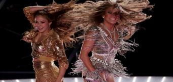 Le meravigliose Shakira e Jennifer Lopez durante lo show all'intervallo!