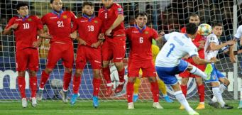 Pellegrini al tiro con la maglia della Nazionale!