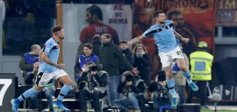 L'esultanza di Francesco Acerbi, dopo il pari al derby!