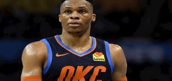 Il logo dello sponsor Loves sulla maglia della guardia Russell Westbrook degli Oklahoma City Thunder