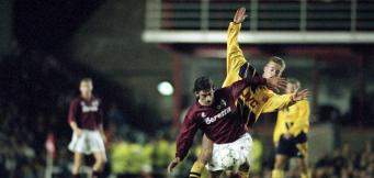 Francescoli in azione con la maglia granata!