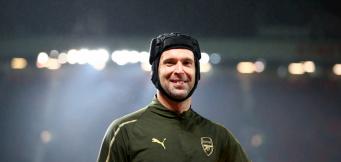 Il leggendario Petr Cech, qui con la felpa dell'Arsenal!