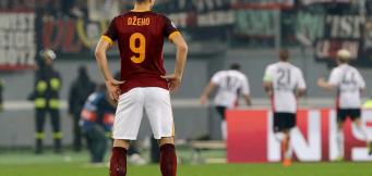 Dzeko con la maglia della Roma nel 2015!