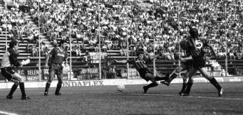 Il gol del tedesco Voeller all'Atalanta!