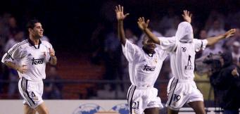 Anelka con la maglia del Real