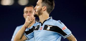 Luis Alberto con la maglia della Macron celebrativa dei 120 anni!