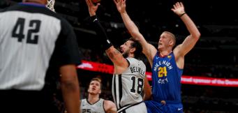 Belinelli a canestro contro Dallas!