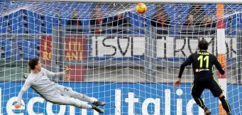 Pazzo trasforma un rigore all'Olimpico!