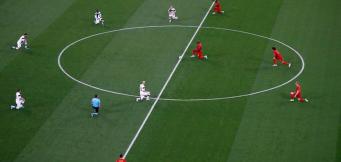 Il Belgio inginocchiato con la Finlandia