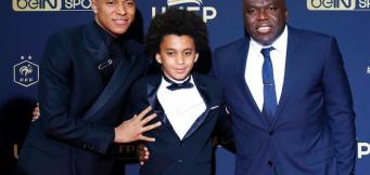 Ethan Mbappè con il fratello ed il papà